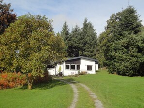 Außenseite Ferienhaus [Sommer]