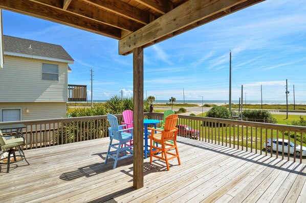 Fresh Air - The deck is the perfect place to sit outside and enjoy the crisp air. Grab a book, a drink, or a friend and just relax!