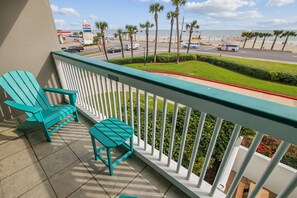 Ready. Set. Relax. - Your vacation starts the minute you step inside Casa Del Mar 202 - Sol and Sand. Enjoy!