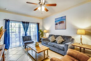 Where the Fun Starts - From the moment you arrive at Dawn 511-Oasis at the Dawn, you’ll be able to relax and enjoy your precious vacation days to the full.