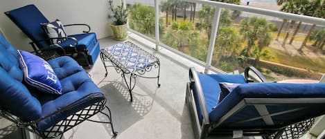 Ready. Set. Relax. - Your vacation starts the minute you step inside Diamond Beach 405-Blue Haven. Enjoy!