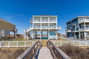 Memories to Last a Lifetime - Charming and family friendly, Galveston beaches are a wonderful experience for all ages.