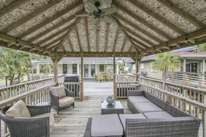 Covered & Furnished Deck
