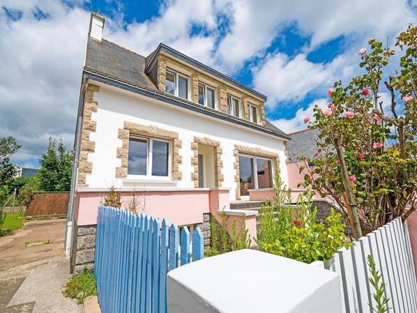 Außenseite Ferienhaus [Sommer]