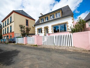Außenseite Ferienhaus [Sommer]