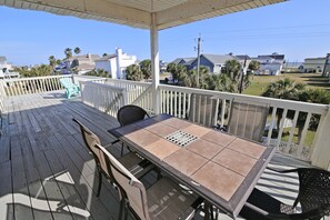 Dine Al Fresco - Bring dinner outside and enjoy it in the fresh air.