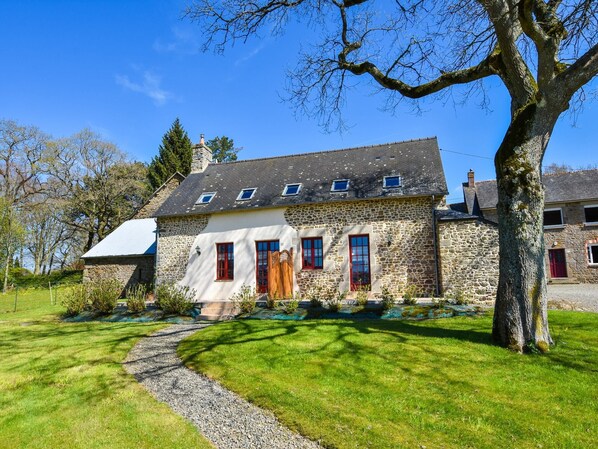Außenseite Ferienhaus [Sommer]