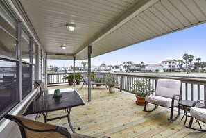 Fresh Air - The deck is the perfect place to sit outside and enjoy the crisp air. Grab a book, a drink, or a friend and just relax!