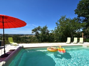 Schwimmbad des Ferienhauses