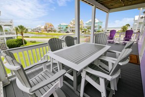 Dine Al Fresco - Bring dinner outside and enjoy it in the fresh air.