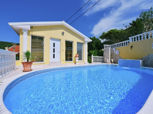 Holiday Home Swimming Pool