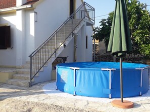 Schwimmbad des Ferienhauses