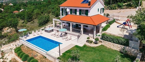 Extérieur maison de vacances [été]