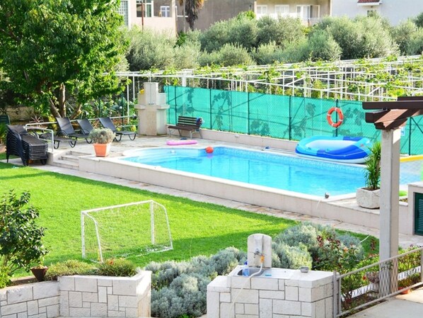 Schwimmbad des Ferienhauses