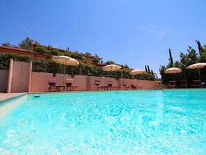 Holiday Home Swimming Pool