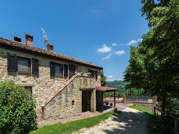 Außenseite Ferienhaus [Sommer]