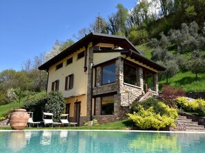 Holiday Home Exterior [summer]