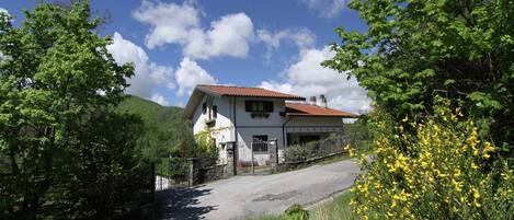 Extérieur maison de vacances [été]