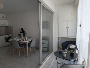 Loggia open on the living room