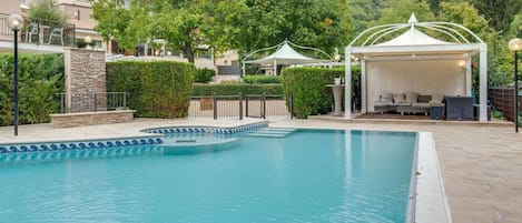 Holiday Home Swimming Pool