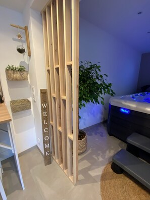 Bain à remous intérieur