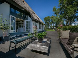 Immediate Surroundings [summer] (<1 km)