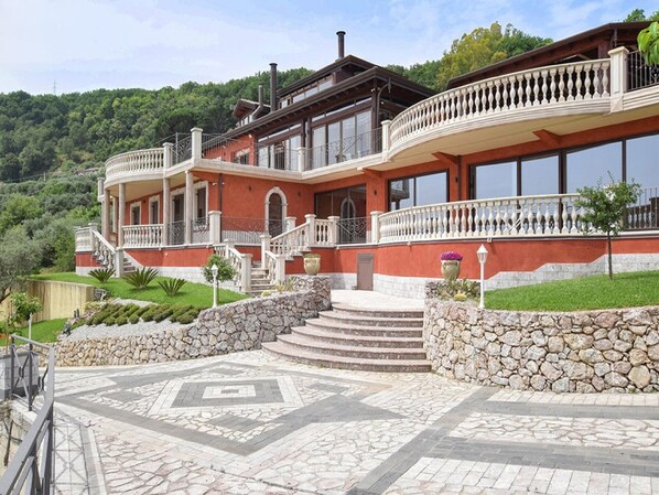 Holiday Home Exterior [summer]