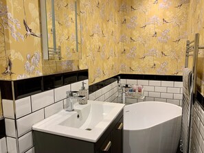 Ensuite with Japanese-style soaking tub