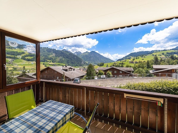 Sky, Cloud, Plant, Property, Window, Shade, Tree, Wood, Mountain, Sunlight