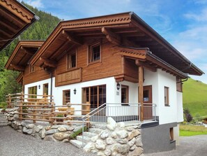 Bâtiment, Plante, Propriété, Fenêtre, Ciel, Nuage, Bois, Maison, Lot Terre, Siding