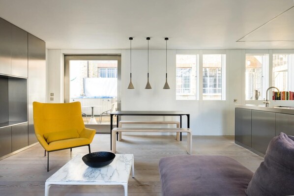 The Tonic – 1 Bed with Patio in Shoreditch (2090)