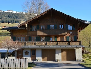 Ciel, Plante, Fenêtre, Bâtiment, Arbre, Maison, Bois, Montagne, Zone Résidentielle, Porche