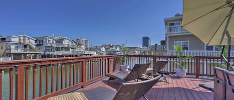 Atlantic City Vacation Rental | 4BR | 2.5BA | 2,800 Sq Ft | Stairs Required