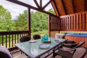 Pinewood Lodge's outdoor dining and seating area