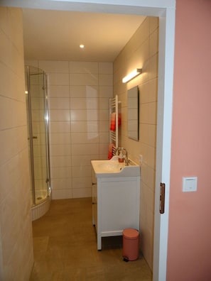 Ferienwohnung "Von Roßdorf" (45 qm)-Badezimmer