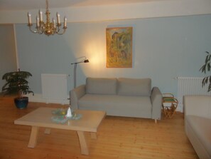 Ferienwohung "Von Henneberg" (80 qm)-Wohnzimmer