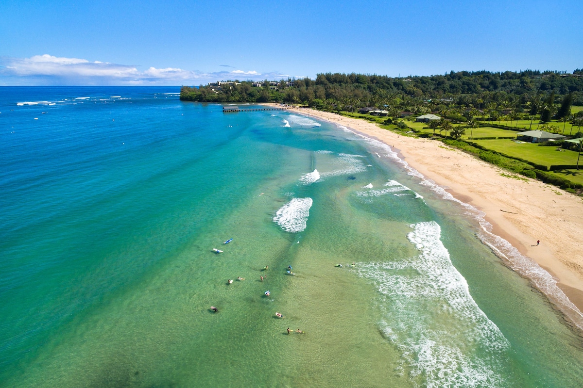 Fabulous condo with views at Pali Ke Kua, shared hot tub & pool, WiFi, balcony