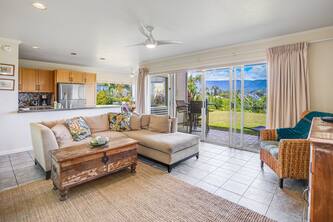 Fabulous condo with views at Pali Ke Kua, shared hot tub & pool, WiFi, balcony