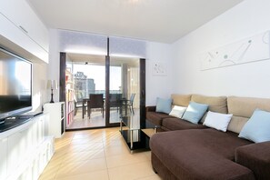 Living and dining room (1)