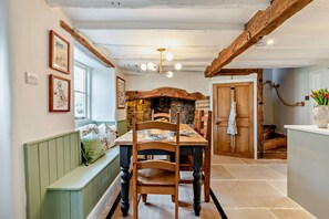 Heath Cottage Dining Room - StayCotswold