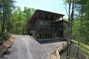 Welcome to A Beary Special Chalet, offered by Bear Tracts
