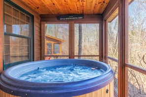 Indoor spa tub