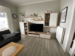 Wohnzimmer mit Essbereich