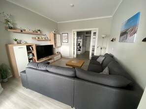 Wohnzimmer mit Essbereich