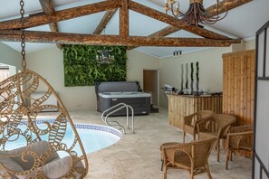 Vacation rental MOURIÈS luxury owner to rent jaccuzi