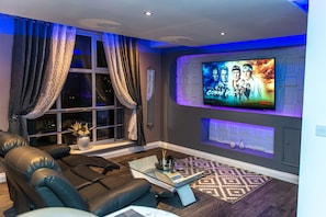 Living Room / Lounge