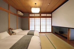 BED ROOM 1 / Double bed × 2
