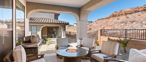 Outdoor Patio and Fire Table