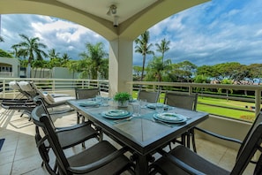 Dining for six on the lanai