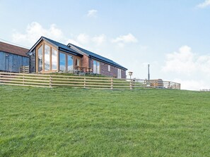Exterior | Meg’s Rest, Bettws Cedewen